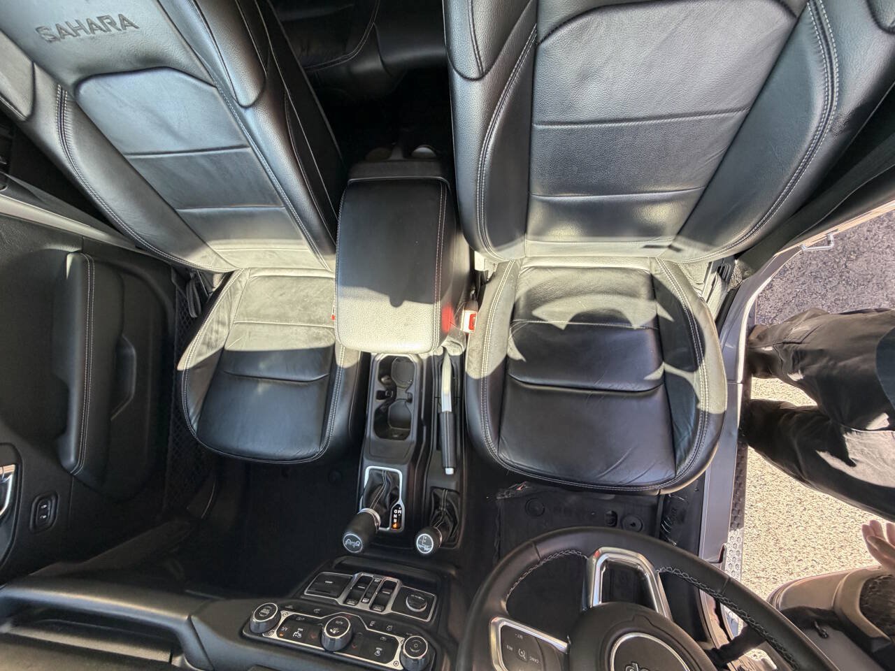 Used 2018 Jeep Wrangler Unlimited Sahara AWD/4WD image 40