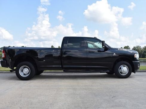 Used 2020 RAM 3500 Tradesman RWD image 3