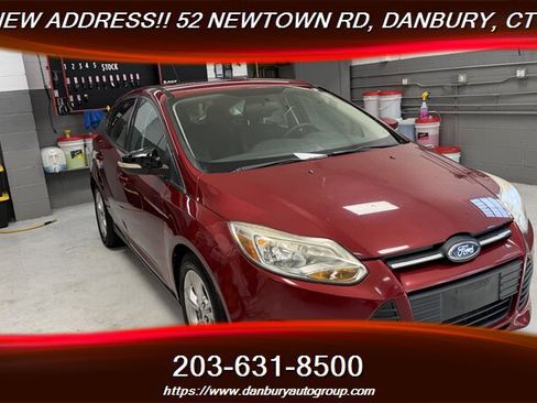 Used 2014 Ford Focus SE w/ SE Winter Package FWD image 7