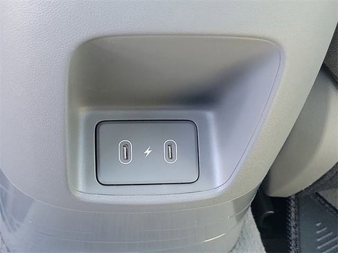 New 2025 Hyundai Elantra SEL image 13