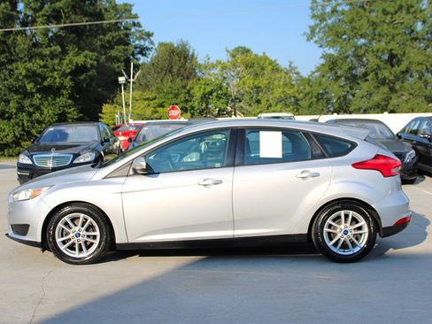 Used 2016 Ford Focus SE image 4
