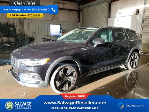 Used 2025 Volvo V60 B5 Cross Country Plus image 1