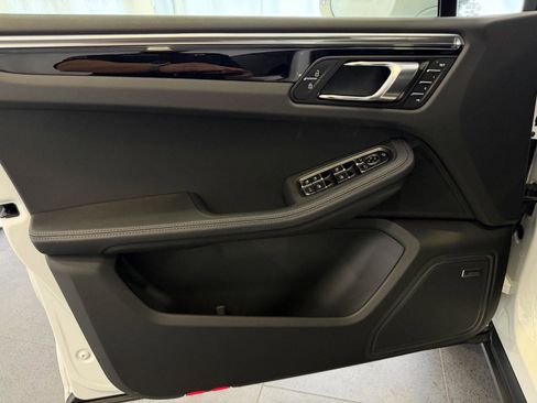 New 2026 Porsche Macan Turbo image 15