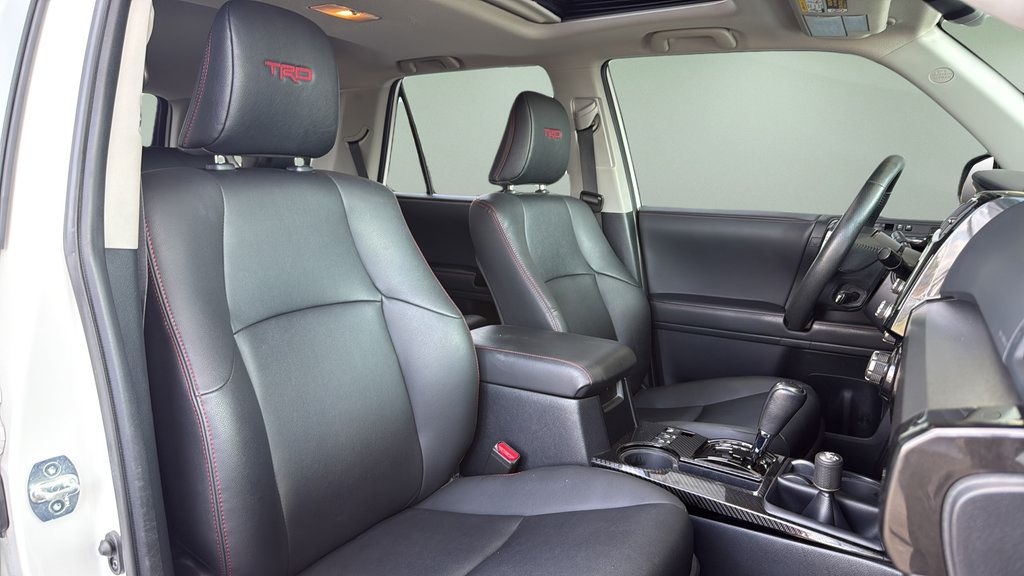 Used 2020 Toyota 4Runner Venture w/ Moonroof Package AWD/4WD image 11