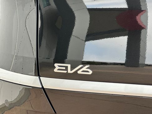Used 2024 Kia EV6 Light image 33