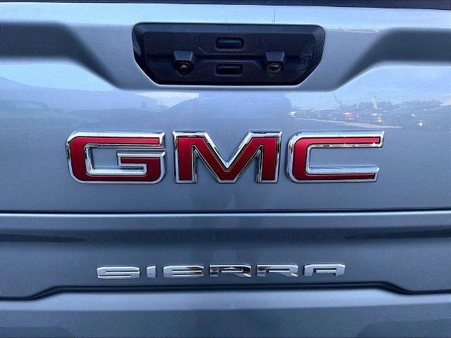 Used 2024 GMC Sierra 1500 AT4 w/ Technology Package AWD/4WD image 28