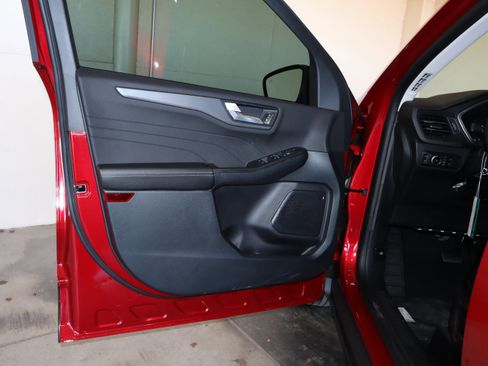 New 2026 Ford Escape SE image 31