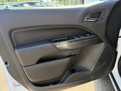 Used 2022 GMC Canyon AT4 w/ Driver Alert Package AWD/4WD image 16