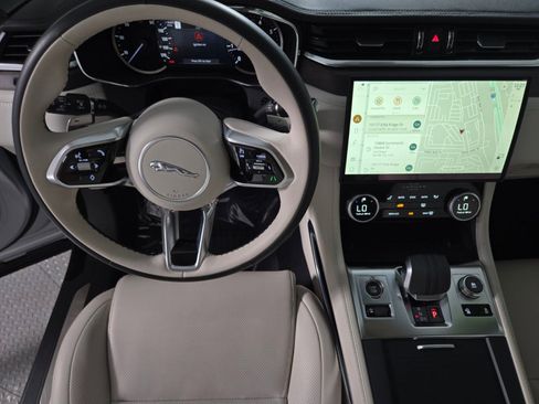 Used 2023 Jaguar F-PACE S AWD/4WD image 14