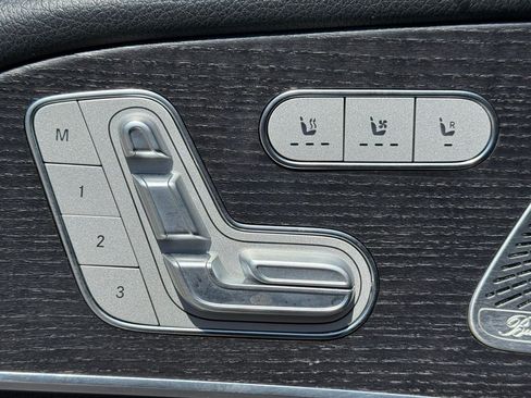 Used 2022 Mercedes-Benz GLS 450 4MATIC image 17