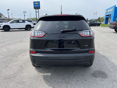 Used 2021 Jeep Cherokee Latitude image 4