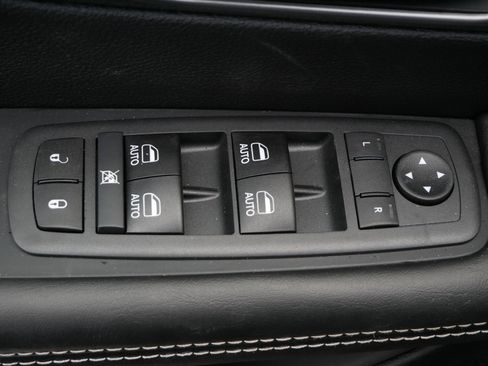 New 2026 Chrysler Pacifica Select image 13