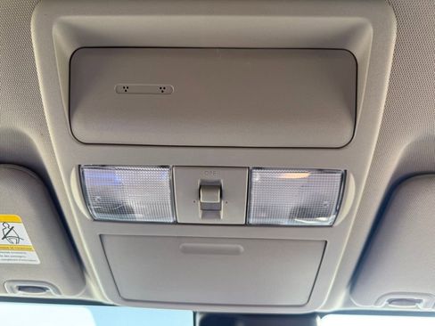 Used 2023 Nissan Frontier SV w/ SV Convenience Package image 31