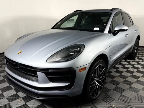New 2026 Porsche Macan image 1