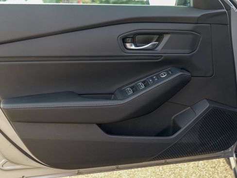 Used 2023 Honda Accord Sport image 17