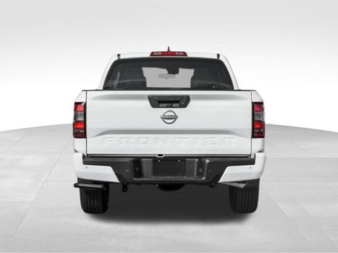 Used 2025 Nissan Frontier SV w/ SV Convenience Package RWD image 8