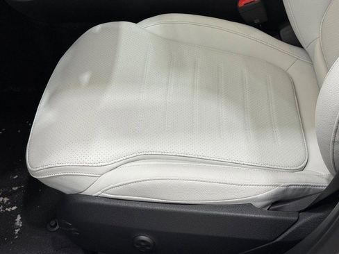 New 2026 Mercedes-Benz C 300 4MATIC Sedan image 16