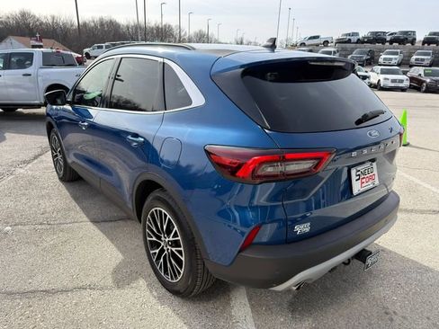 Used 2023 Ford Escape SE w/ PHEV Premium Package FWD image 5