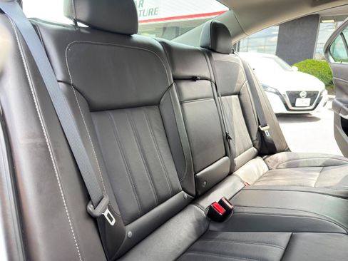 Used 2017 Buick Regal Sport Touring FWD image 36