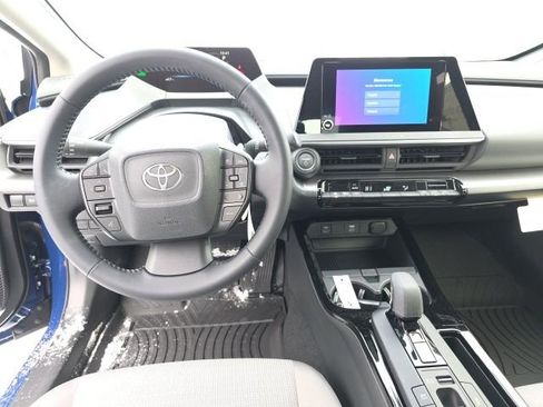 New 2026 Toyota Prius LE FWD image 7