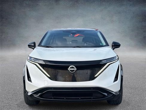Used 2023 Nissan Ariya AWD image 8