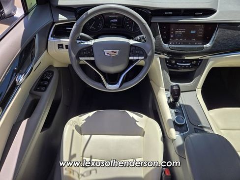 Used 2021 Cadillac XT6 Premium Luxury FWD image 14