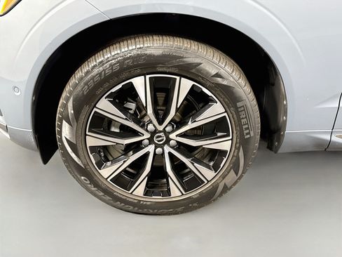 Used 2023 Volvo XC60 B5 Plus FWD image 38