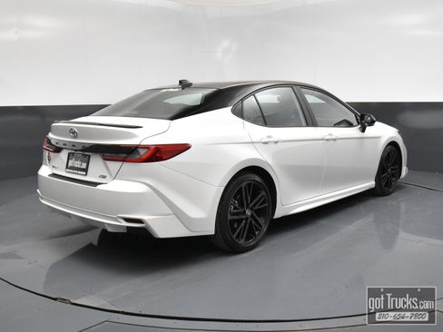 Used 2025 Toyota Camry XSE image 42