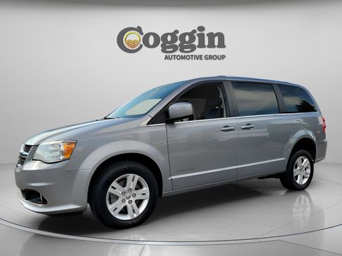 Used 2018 Dodge Grand Caravan SXT image 1
