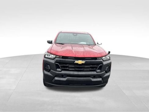 Used 2025 Chevrolet Colorado W/T w/ Advanced Trailering Package RWD image 2
