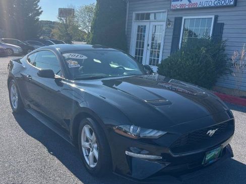 Used 2019 Ford Mustang Coupe image 2