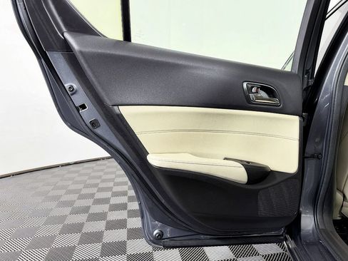 Used 2014 Acura ILX w/ Technology Package FWD image 32