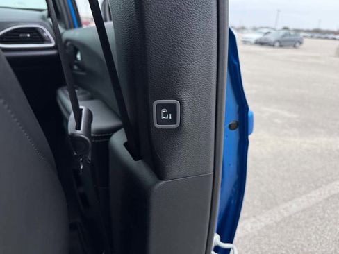 New 2026 Chrysler Pacifica Select image 21