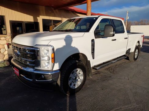 Used 2023 Ford F350 XLT w/ FX4 Off-Road Package image 2