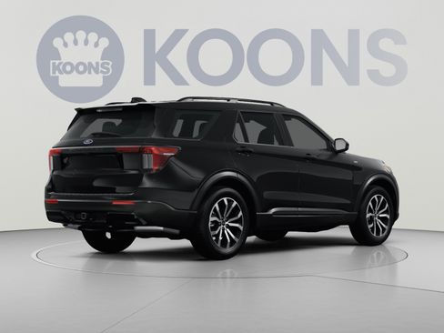 Used 2025 Ford Explorer ST-Line w/ ST-Line Street Pack AWD/4WD image 4