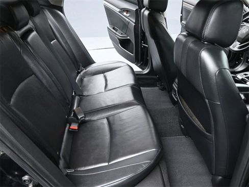 Used 2020 Honda Civic Touring image 12