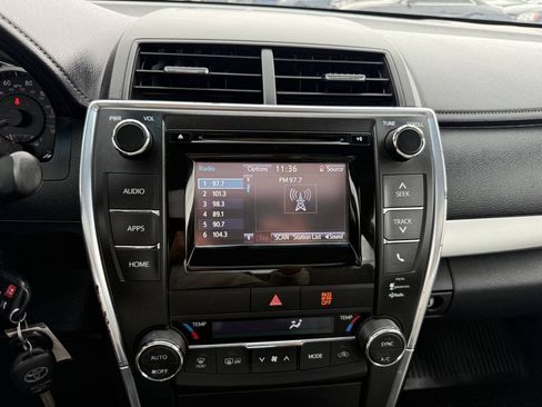 Used 2015 Toyota Camry XSE w/ Moonroof Package FWD image 21