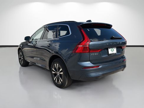 Used 2023 Volvo XC60 B5 Core AWD/4WD image 3