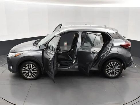Used 2023 Nissan Kicks SV image 7