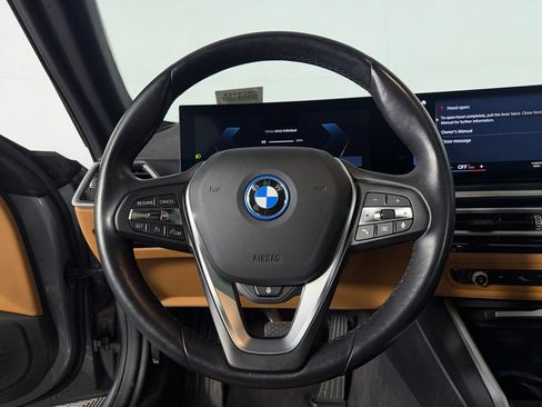Used 2023 BMW i4 eDrive40 w/ Premium Package RWD image 13