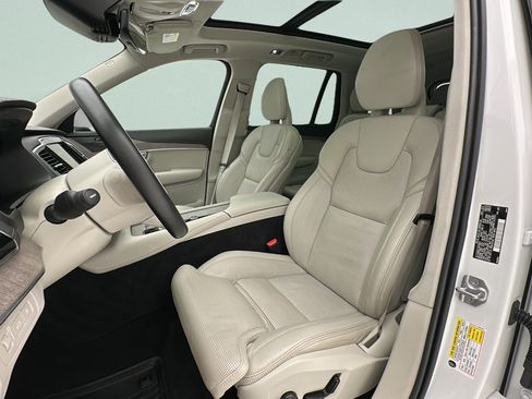 Used 2021 Volvo XC90 T8 Inscription w/ Advanced Package AWD/4WD image 13