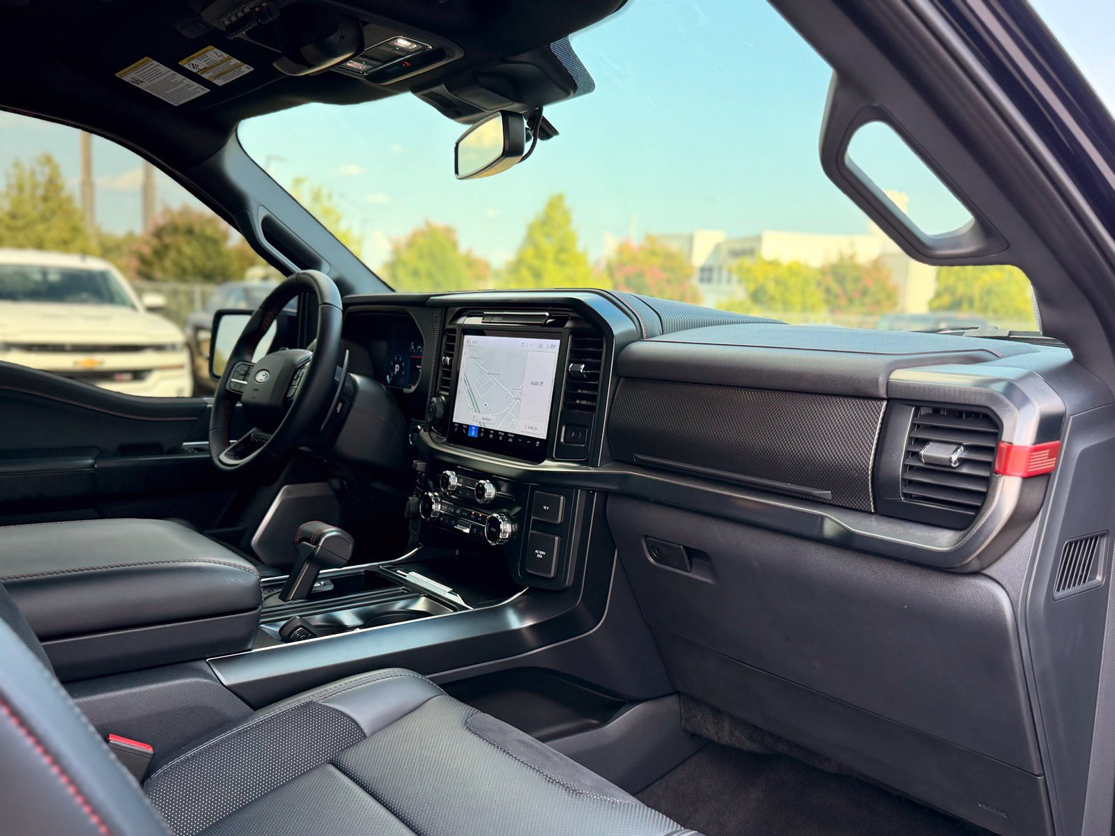 Used 2025 Ford F150 Raptor AWD/4WD image 30
