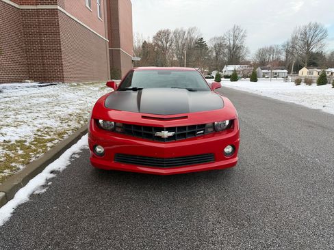 Used 2010 Chevrolet Camaro SS image 2