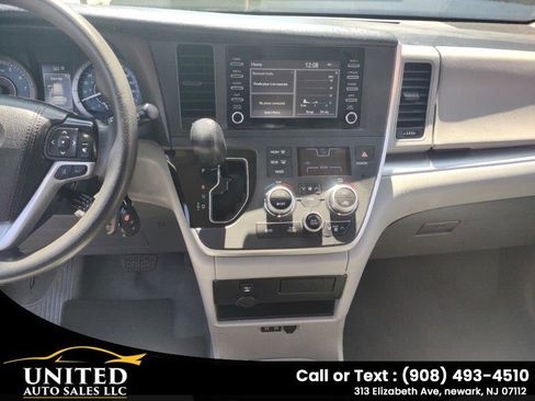 Used 2020 Toyota Sienna L FWD image 20