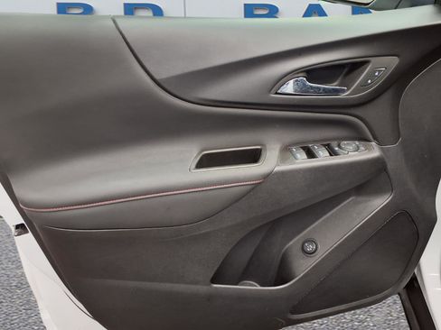Used 2023 Chevrolet Equinox RS image 11