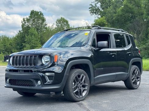 Used 2021 Jeep Renegade Latitude AWD/4WD image 3