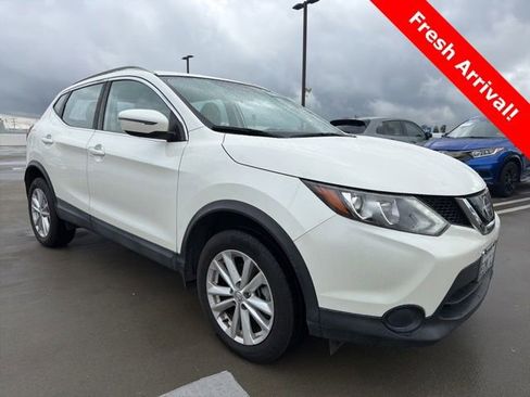 Used 2018 Nissan Rogue Sport SV image 1