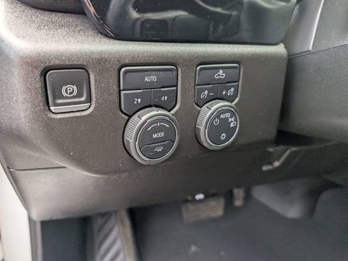 Used 2025 Chevrolet Silverado 1500 LT AWD/4WD image 17