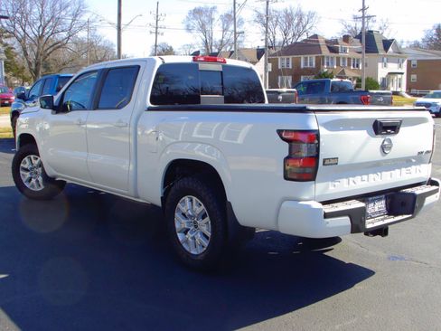 Used 2023 Nissan Frontier SV w/ Technology Package image 4