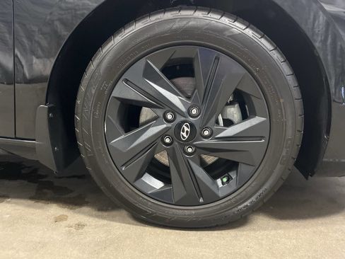 Used 2023 Hyundai Elantra SEL image 8